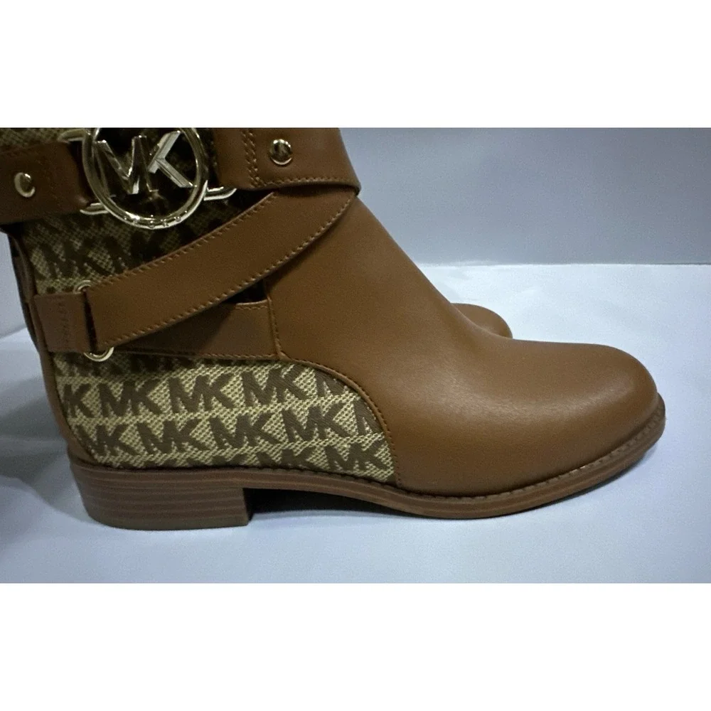 Women Michael Kors Boots - Size 5 New